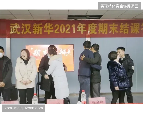 武汉三镇在经历换帅后仍未走出困境，半程结束时已连续八轮未能取胜